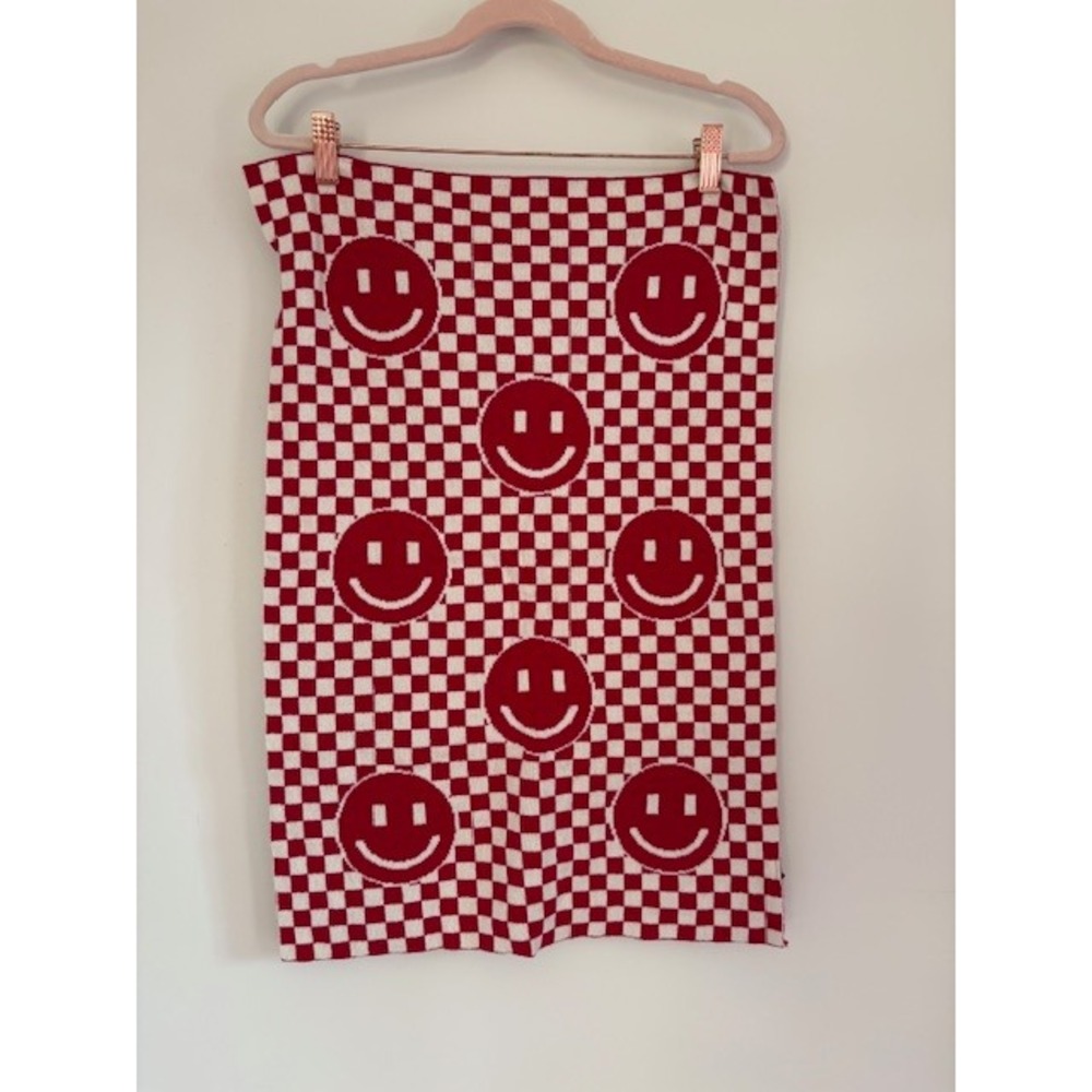 Rachel Zoe Red White Checkered Smiley Face Knit Hand Towel Happy Face Retro